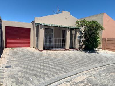 House For Sale in Belhar, Cape Town