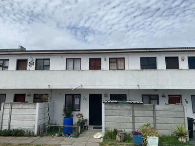 Apartment / Flat For Sale in Grassy Park, Cape Town