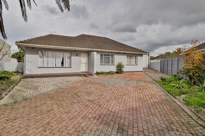 House For Sale in Penlyn Estate, Cape Town