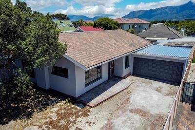 House For Sale in Rondebosch East, Cape Town