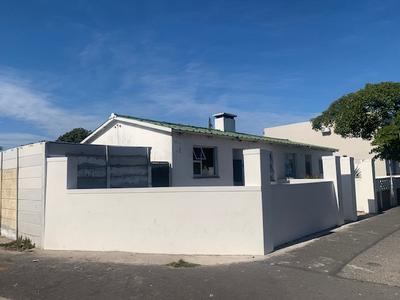 House For Sale in Kewtown, Cape Town