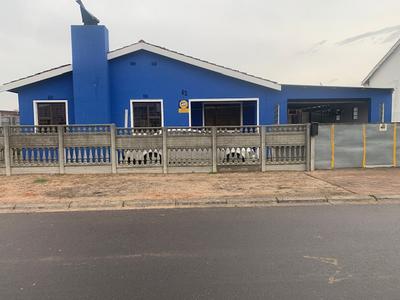 House For Sale in Norwood, Elsies River