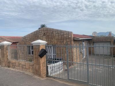 House For Sale in Ravensmead, Cape Town